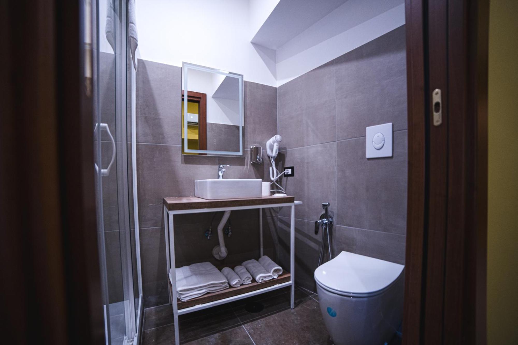 Hotel Venus Of Milo Napoli Esterno foto