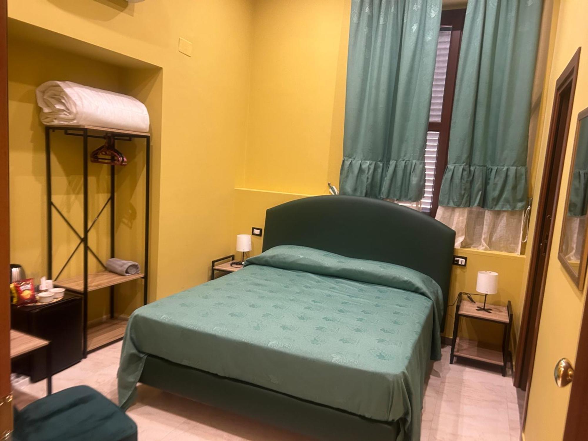 Hotel Venus Of Milo Napoli Esterno foto